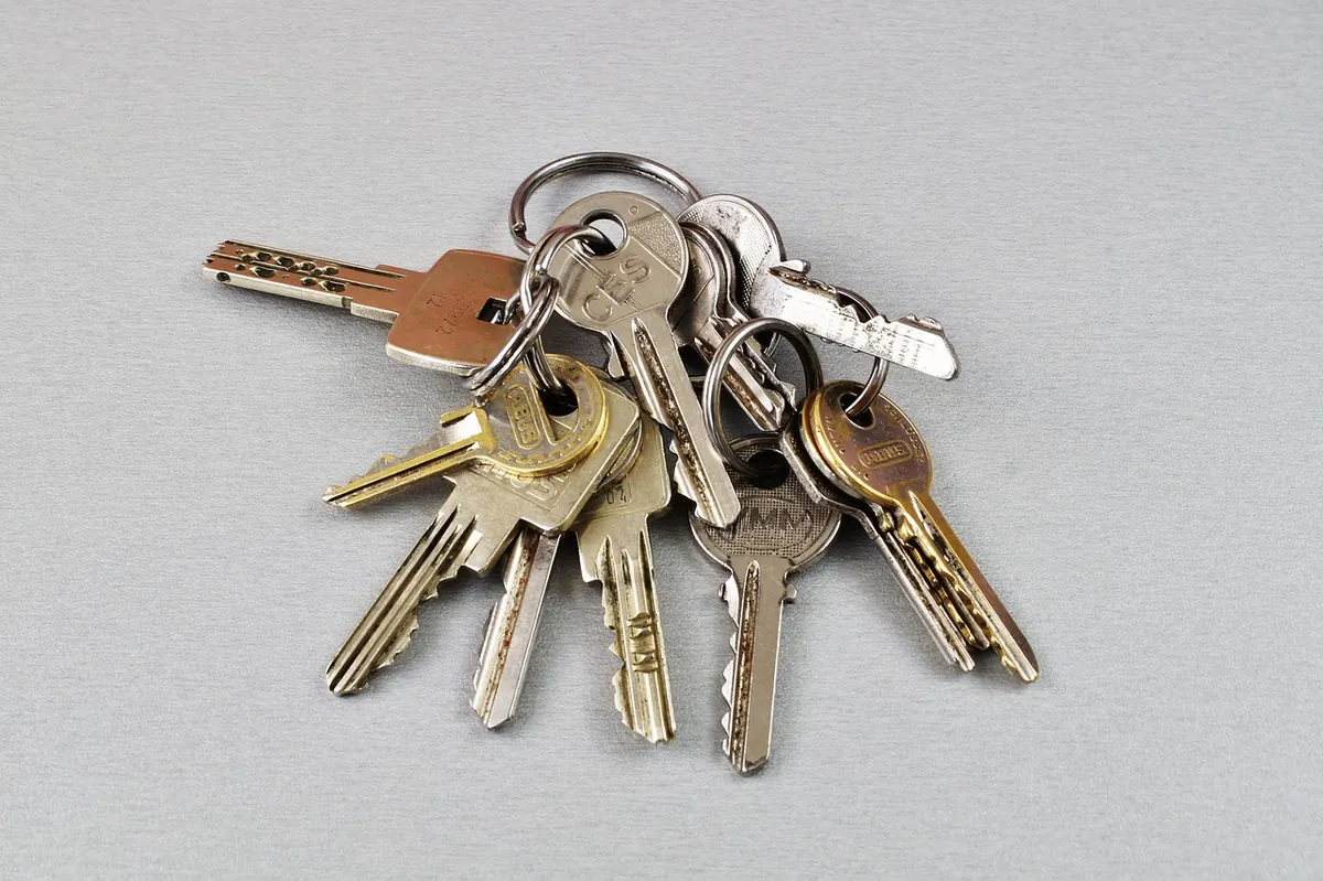 Lifetime ISA vs Regular Savings for a First Home Deposit: UK Comparison